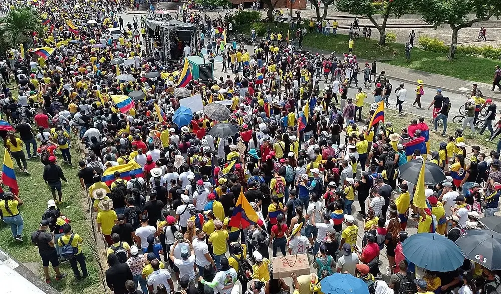 People protesting in Colombia
